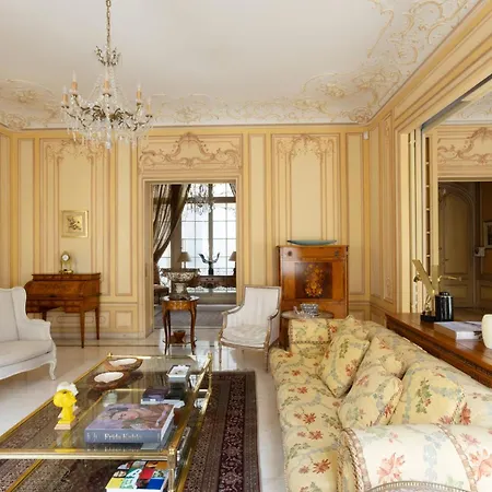 Royal By The Trocadero Apartmán