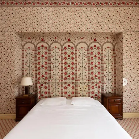 Royal By The Trocadero Apartman