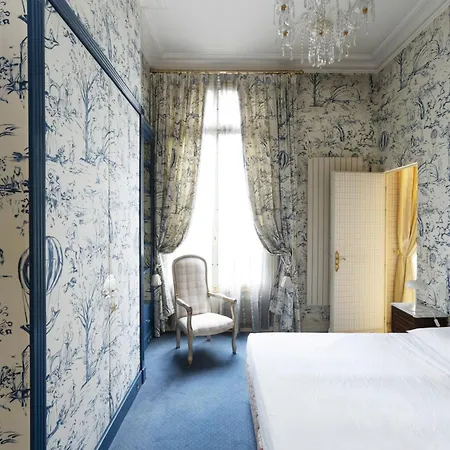 Royal By The Trocadéro * Paris