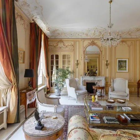 Royal By The Trocadero Apartman
